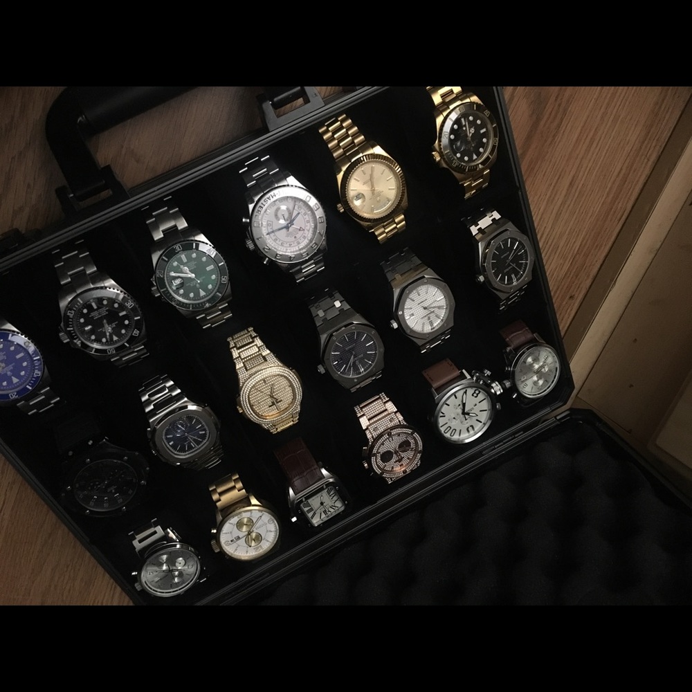 Watch suitcase